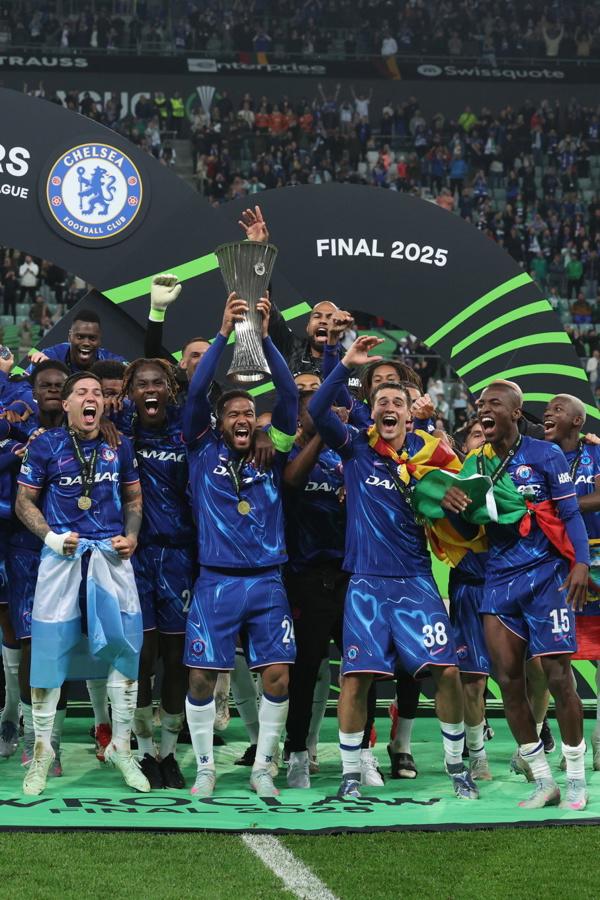 Chelsea consigue lo que nadie ha hecho: festejo por el título, el jugador que se comió a Antony y un Betis destrozado