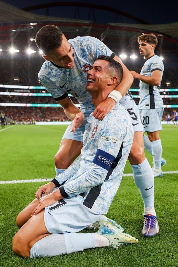 Cristiano hizo dedicatoria especial y rompió en llanto con su gol 900; Pepe recibe homenaje y mensaje de Real Madrid