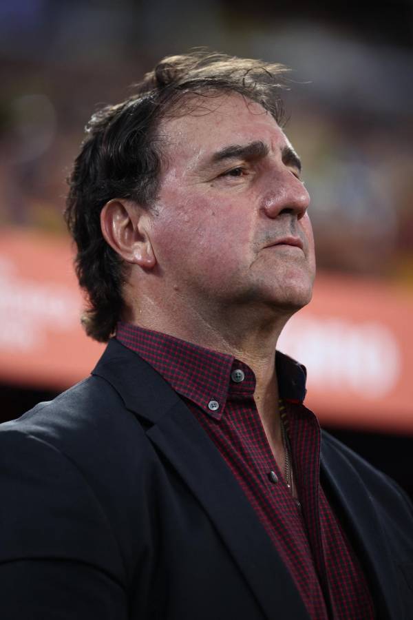 Copa América 2024: ¿Por qué Néstor Lorenzo, entrenador de Colombia, utiliza la misma camisa en todos los partidos?
