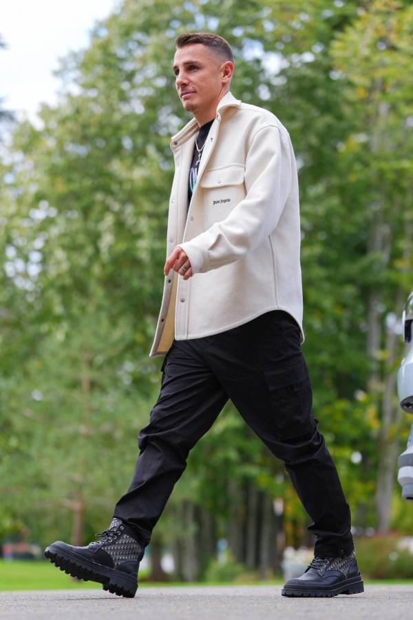 Camavinga superó a Koundé y agita las redes: así llegaron los jugadores de Francia y el look de Mbappé