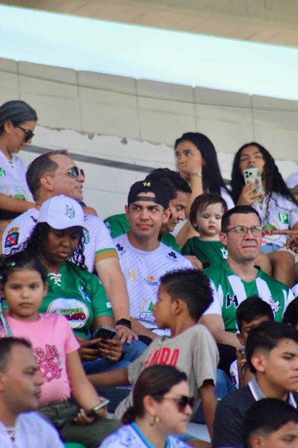 Jugadores esperando pago de salarios, Mauricio Dubón presente y mundialista vio jugar a su hijo