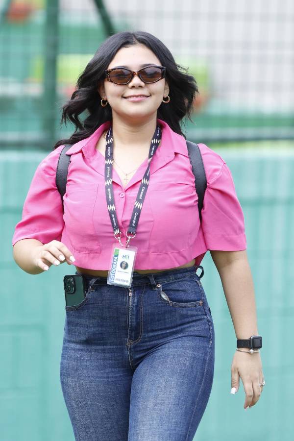 El ambiente en el Yankel Rosenthal: Ex del Marathón llegó al estadio, bellas chicas y el monstruo no estará solo