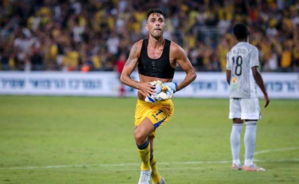 Zahavi celebró por todo lo alto el segundo gol del Maccabi Tel Aviv.