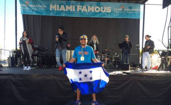 En Miami. Sin el apoyo de nadie, más que la de su familia, Trochez ha mostrado la bandera de Honduras en las competiciones internacionales. Ejemplar.