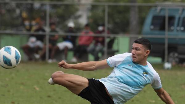 El jugador hondureño y su equipo se preparan para este torneo Clausura que inicia este domingo en Guatemala.
