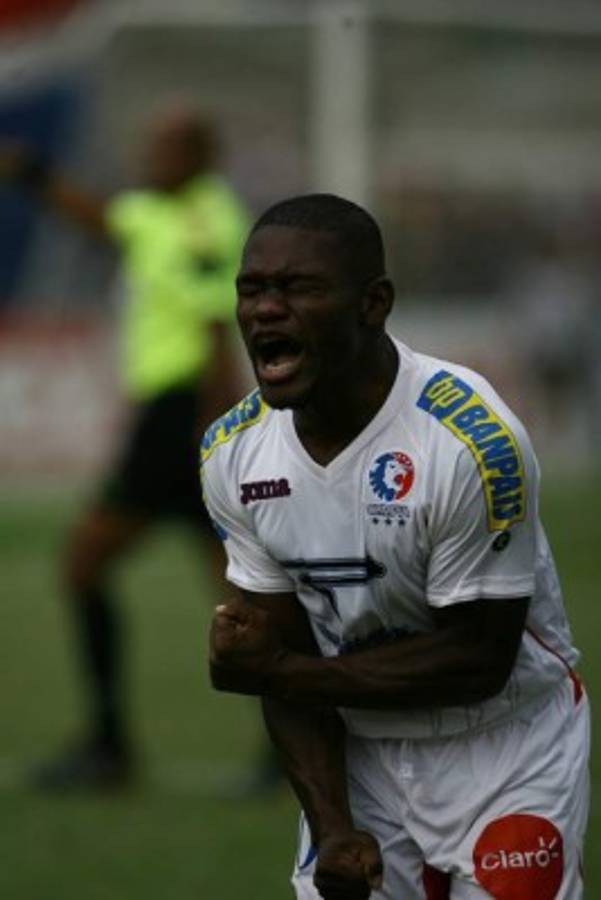 Flashazos: Los 12 recuerdos memorables de Tyson Núñez en el día de su cumpleaños 47