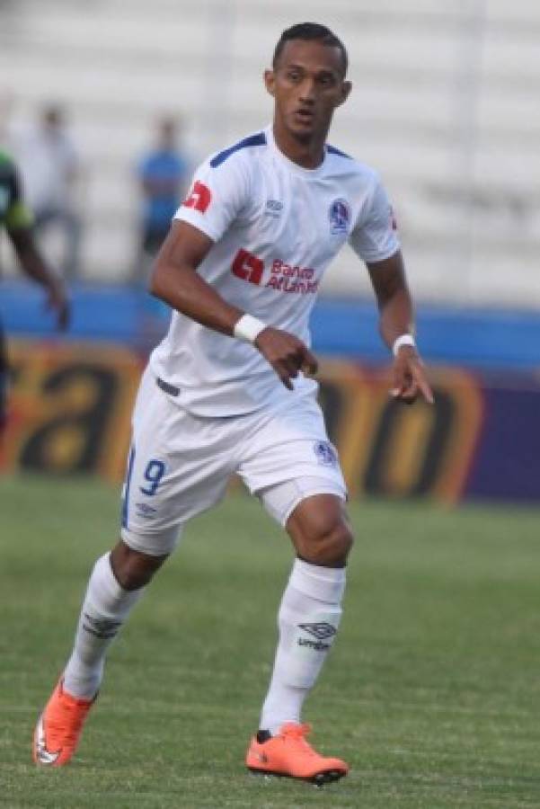 ¡Noel Valladares y 10 más! Así sería el once del Olimpia ante Nola FC