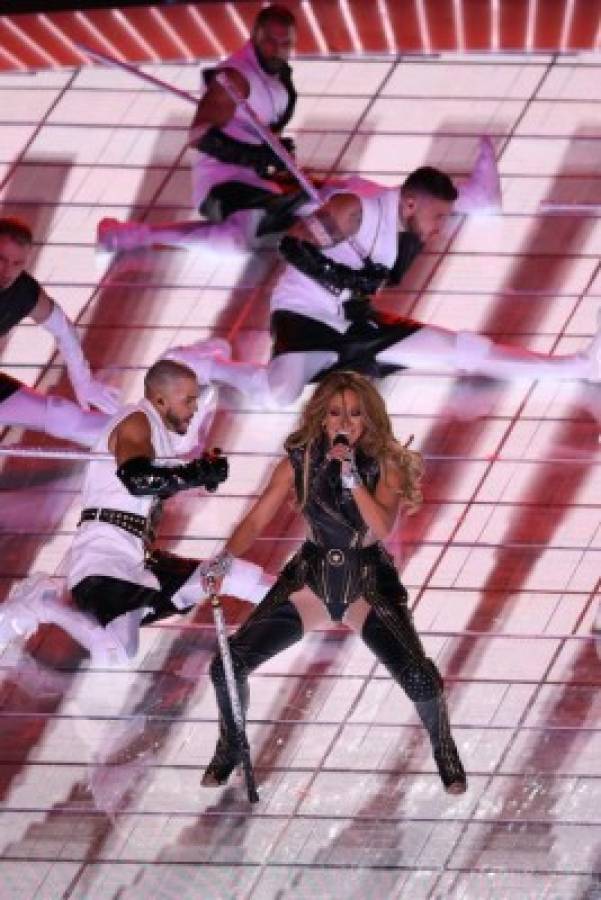 Shakira y Jennifer López dejaron sin aliento a todos en el medio tiempo del Super Bowl