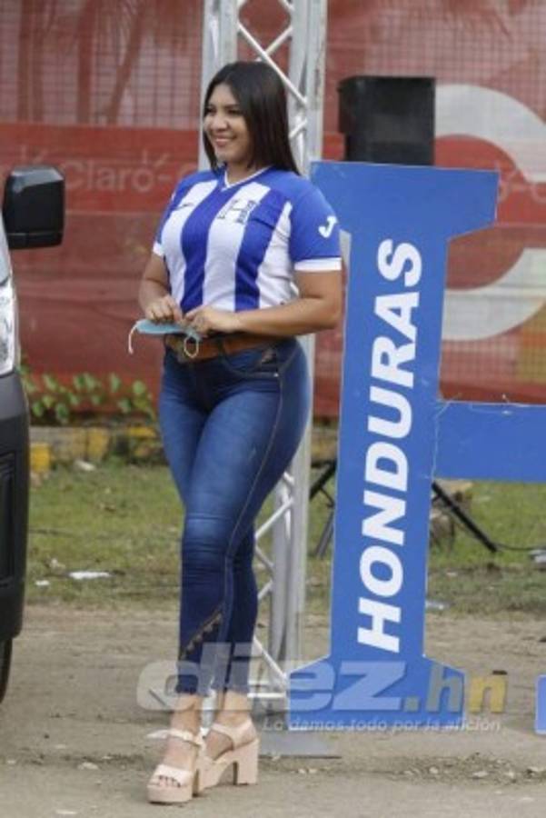Honduras vs Panamá: El estadio Olímpico con lona, anillos de seguridad y primeros hinchas en llegar