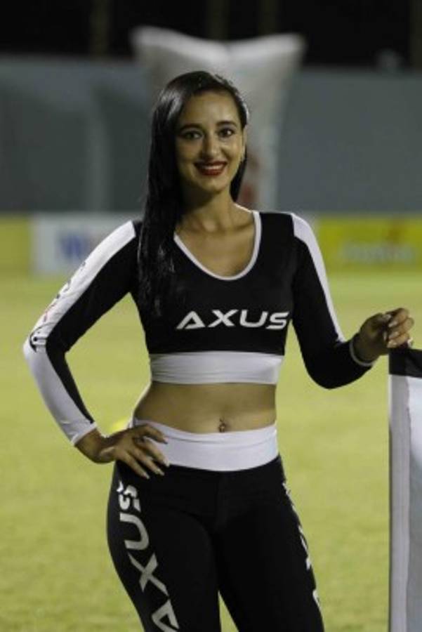 ¡Para enamorarse! Las chicas que embellecieron el clásico Real España-Olimpia