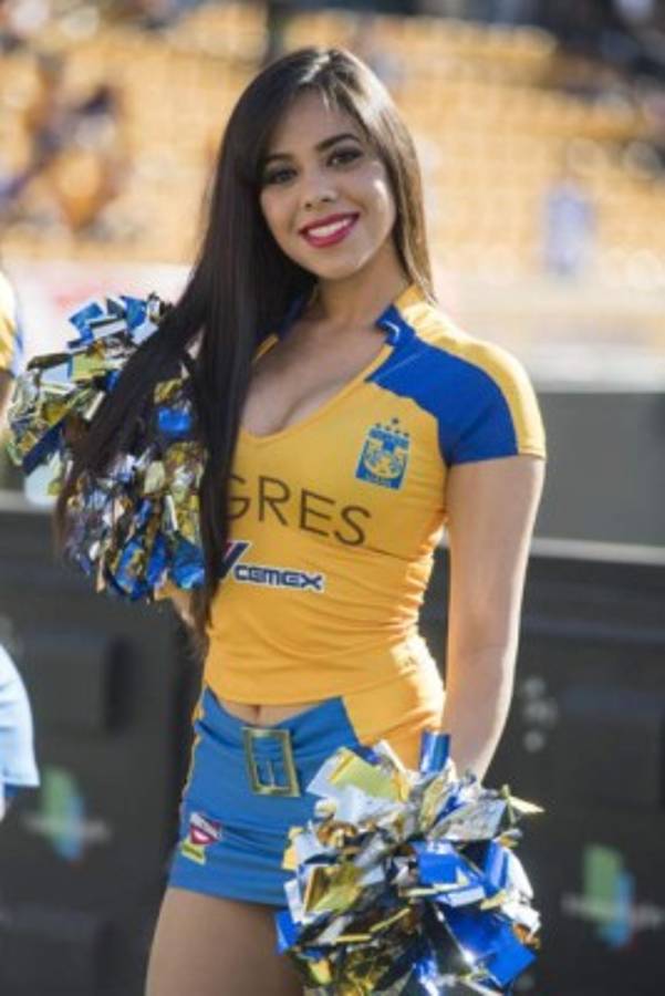 ¡MAMACITAS! En México dejan de ver los partidos por estas hermosas distracciones