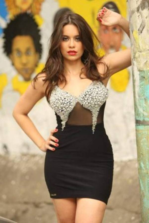 ¿Quién es? Clarice Alves, la preciosa esposa de Marcelo que cautivó en Cardiff