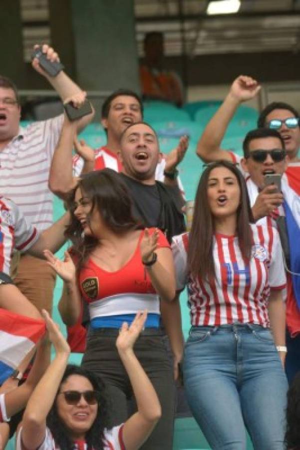 ¡Unas diosas! Larissa Riquelme y Cindy Álvarez enamoran en el Colombia-Paraguay