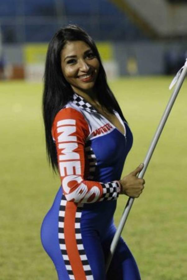 ¡Para enamorarse! Las chicas que embellecieron el clásico Real España-Olimpia