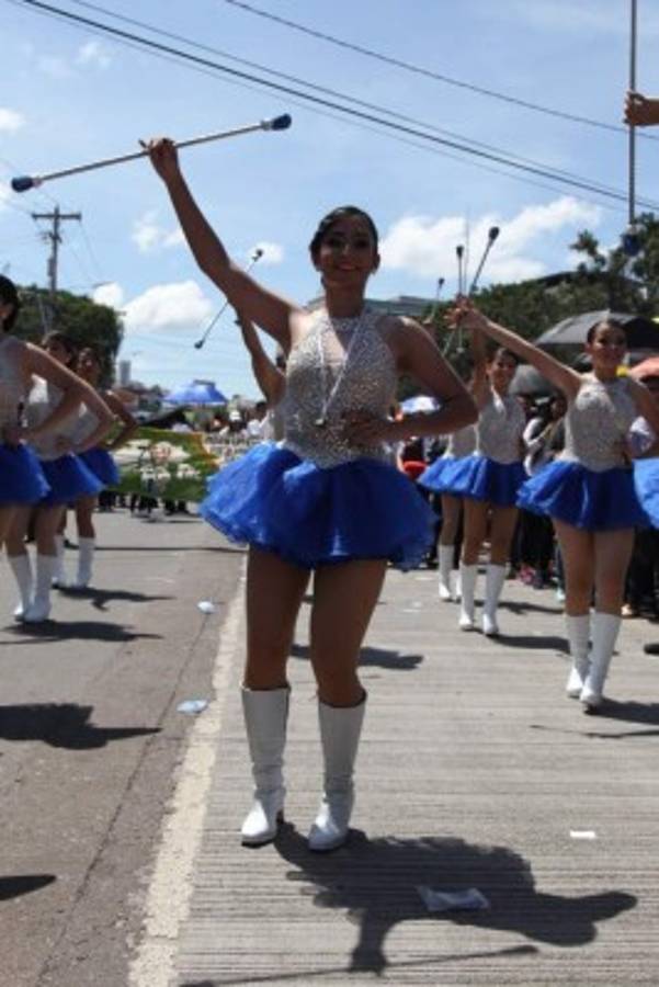 Las palillonas de Tegucigalpa que han deslumbrado en los desfiles patrios