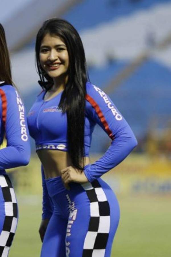 ¡Cositas! Las hermosas chicas que dejó el clásico Real España-Olimpia en el Morazán