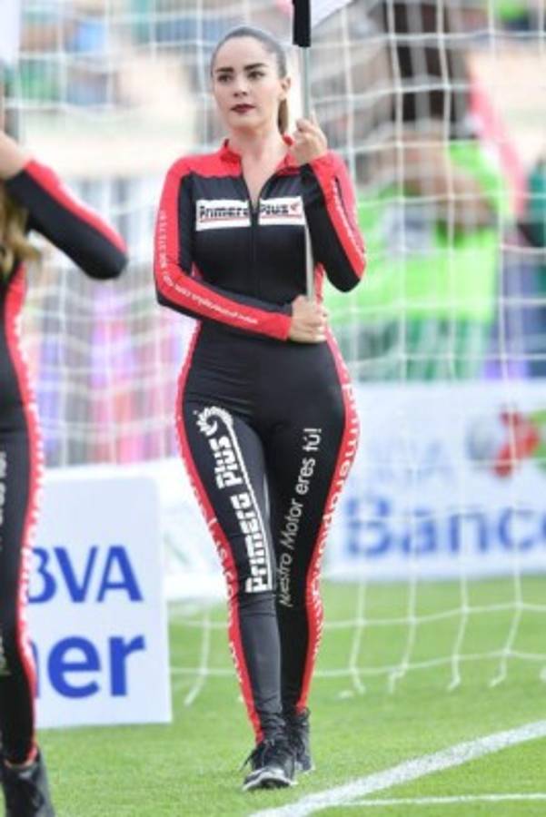 ¡MAMACITAS! En México dejan de ver los partidos por estas hermosas distracciones