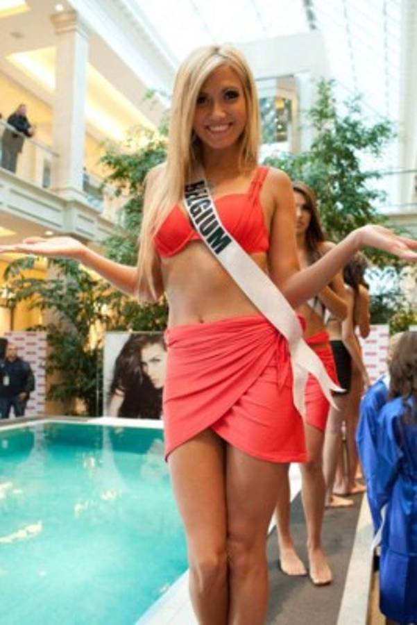 ¡Qué linda! Así es Noemie Happart, la sexy rubia novia de Yannick Ferreira Carrasco