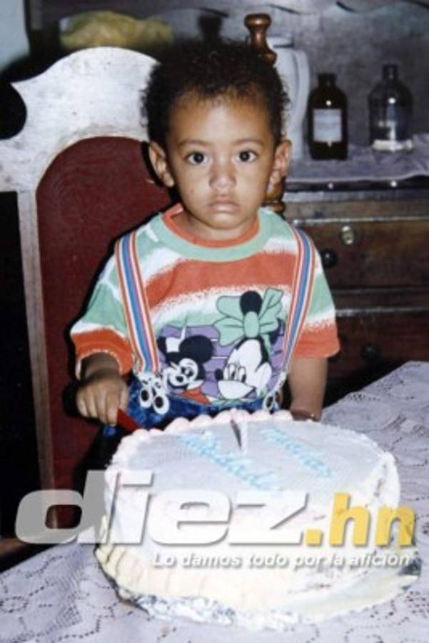 El álbum del 'Choco' Lozano: De tocar el tambo en barrio el Patrol al Tenerife