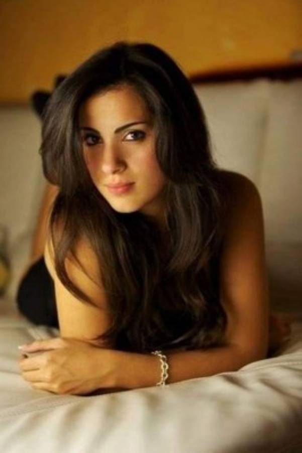 Francesca Brienza, la bella periodista suspendida por Roma TV