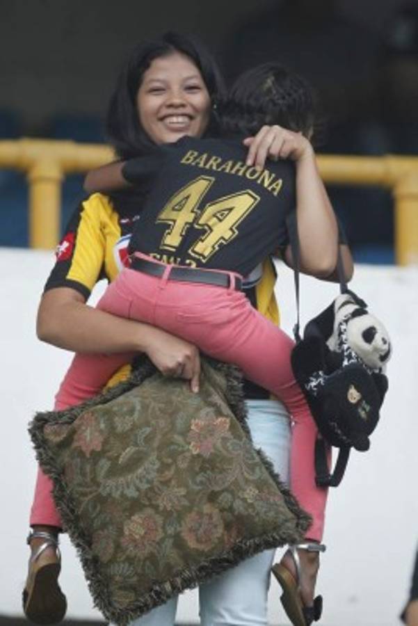 NO SE VIO POR TV: La gresca en el Honduras-Marathón y los tórtolos en el Morazán