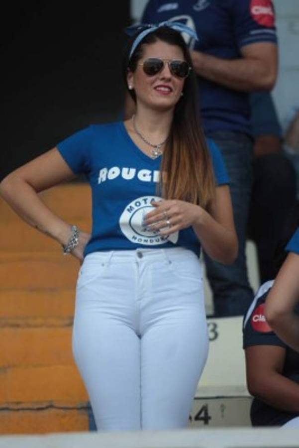 ¡De infarto! Las chicas más espectaculares de la final Motagua-Honduras Progreso