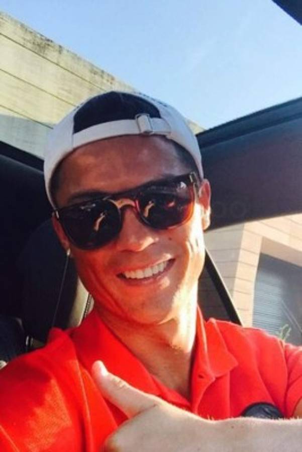 FOTOS: Así ha hecho Cristiano Ronaldo del Selfie una moda mundial