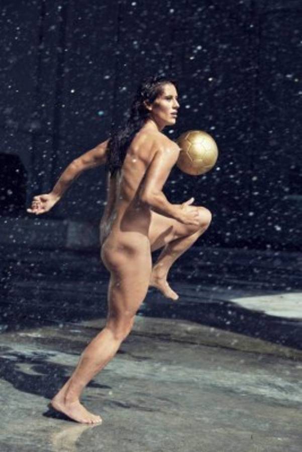 'Desnudos y con poca ropa': Los deportistas que no se han intimidado ante la cámara