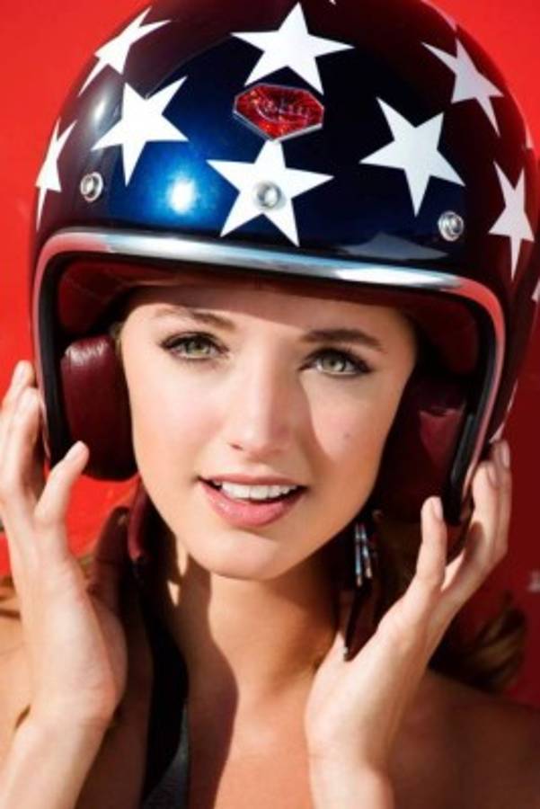 Alyssa Arce, la sexy modelo amante de las artes marciales