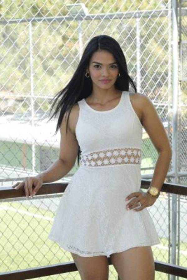 ¡Ufff! Ella es Dixly Soler, la despampanante modelo amante de las pesas