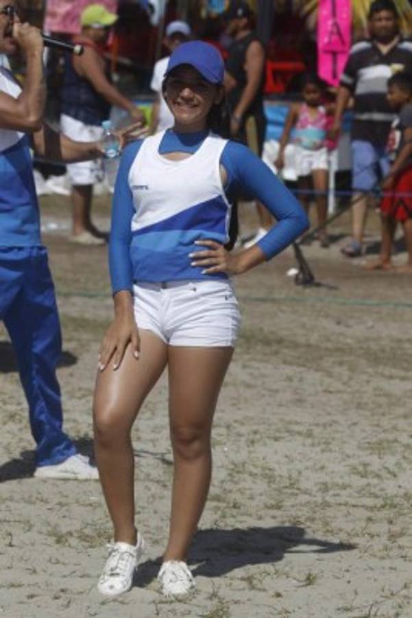 El ardiente verano 2017 en las playas de Honduras