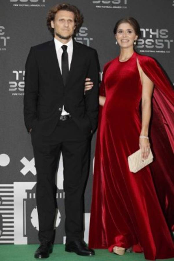 The Best: Dany Alves, Marcelo y Carlos Tábora desfilan en por la alfombra verde