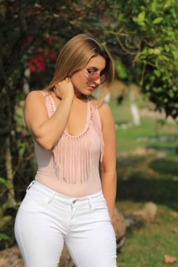 Ella es Roxana Kafati, la bella pareja de jugador del Juticalpa FC