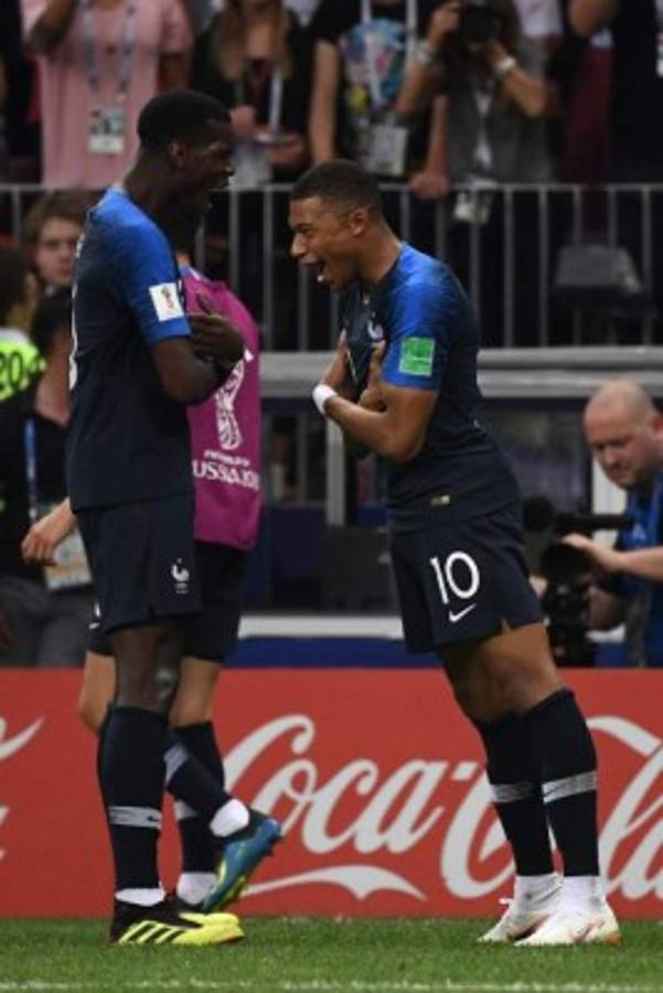 NO SE VIO EN TV: La locura de Macron frente a Kolinda que rompió en llanto