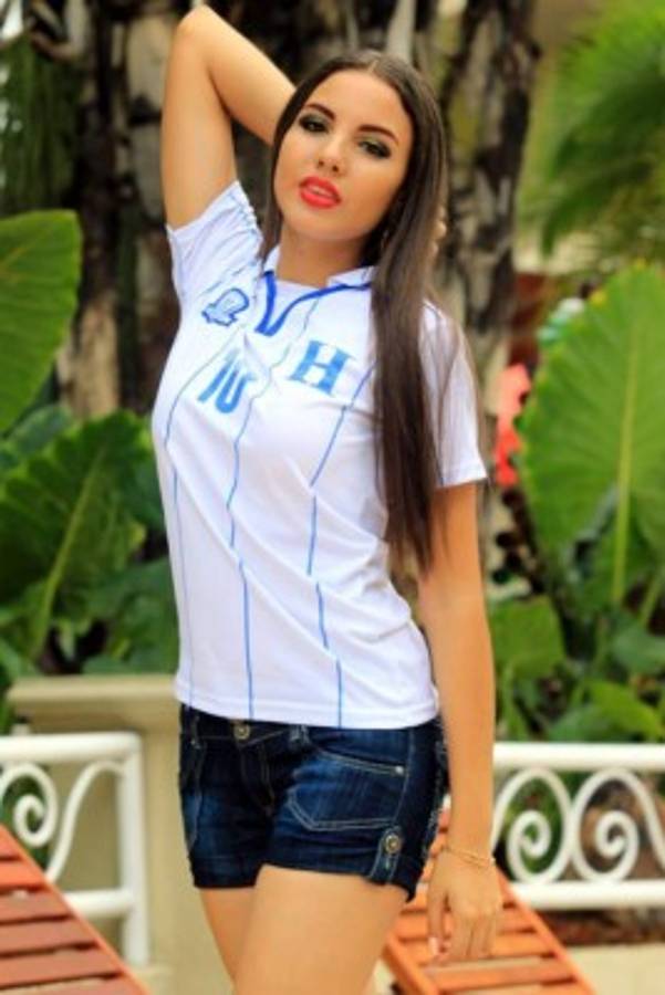 Vanessa Villars 'despierta Honduras' con su radiante belleza