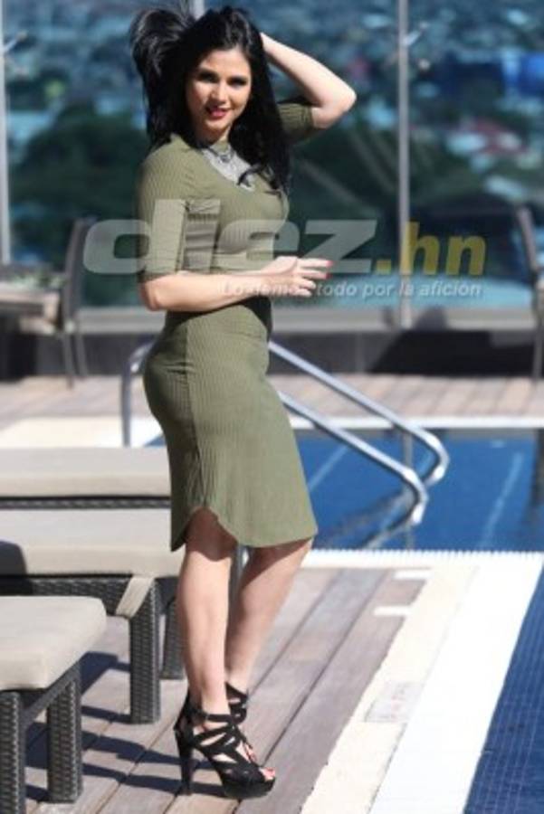 Stefany Galeano, la sexy presentadora de TV que sigue cautivando