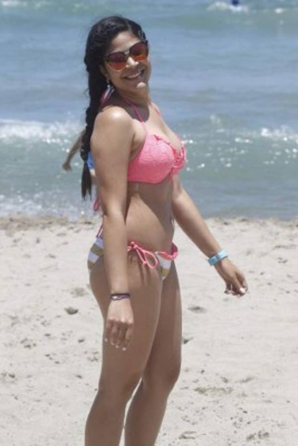 Así se divierten las bellas chicas en las playas de Honduras