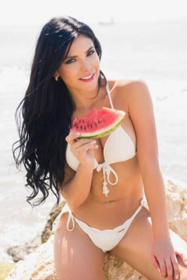 Las infartantes fotos de Brenda Galho que anuncia que ya llegó el verano