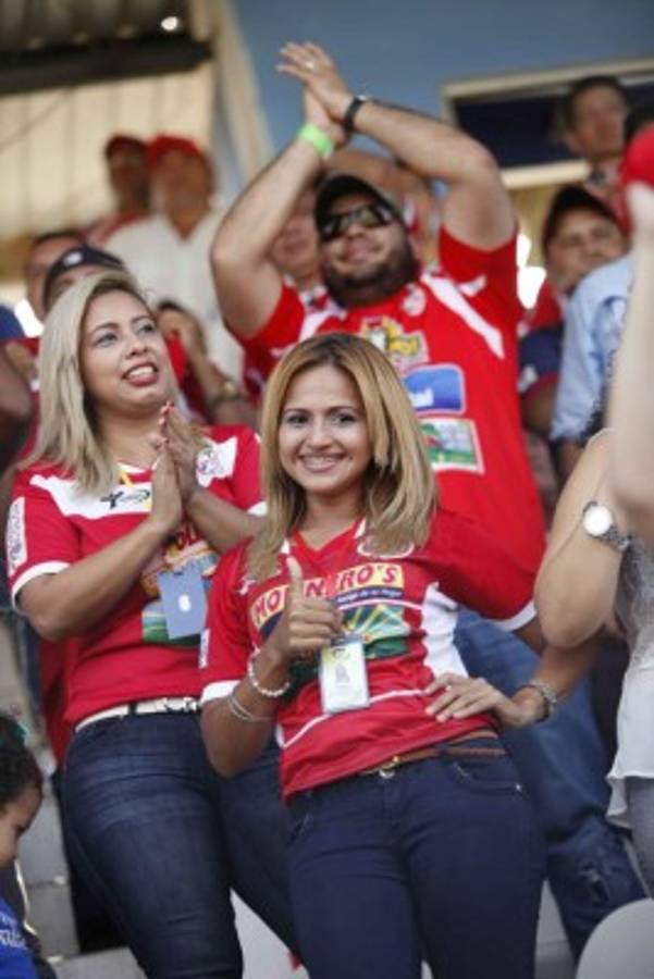 FOTOS: Las chicas más lindas de la ida de final en Honduras