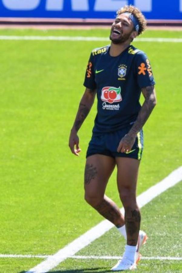 El ataque con huevos de Neymar a Coutinho en el entrenamiento de Brasil en Rusia