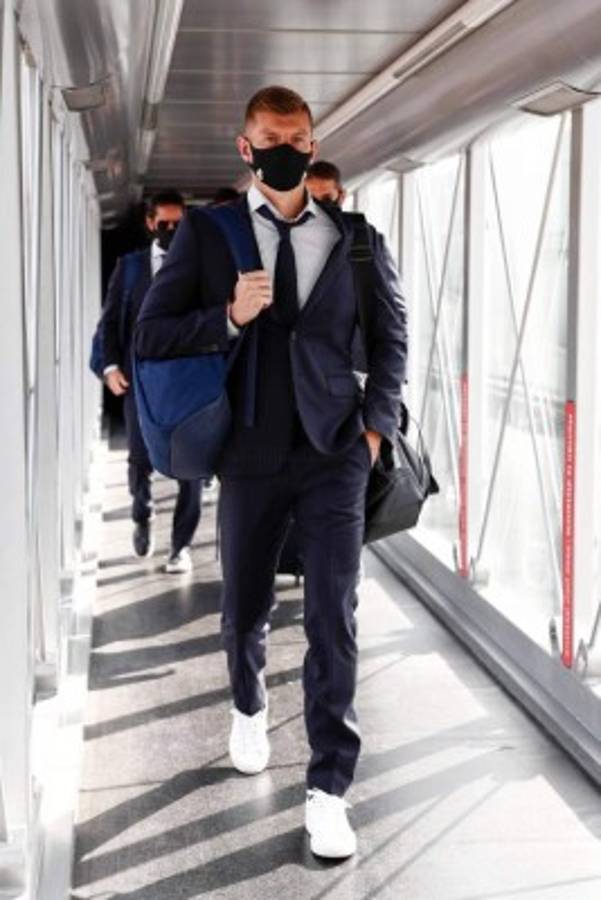 Tres sorpresas y el lujoso hotel: Así fue la llegada del Real Madrid a Mánchester para medirse al City en Champions