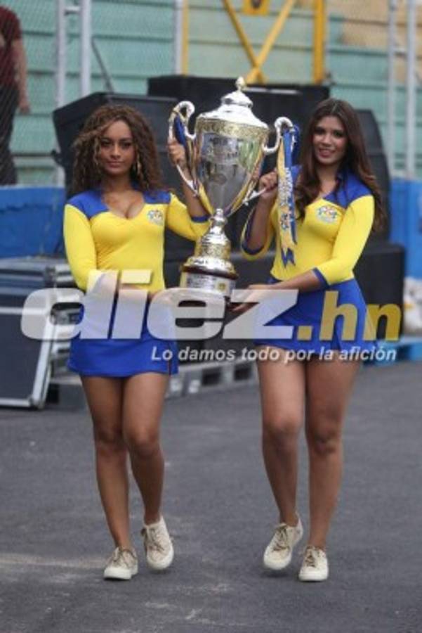 ¡Espectaculares! Las bellezas que llegaron al Nacional para adornar el clásico Olimpia-Motagua