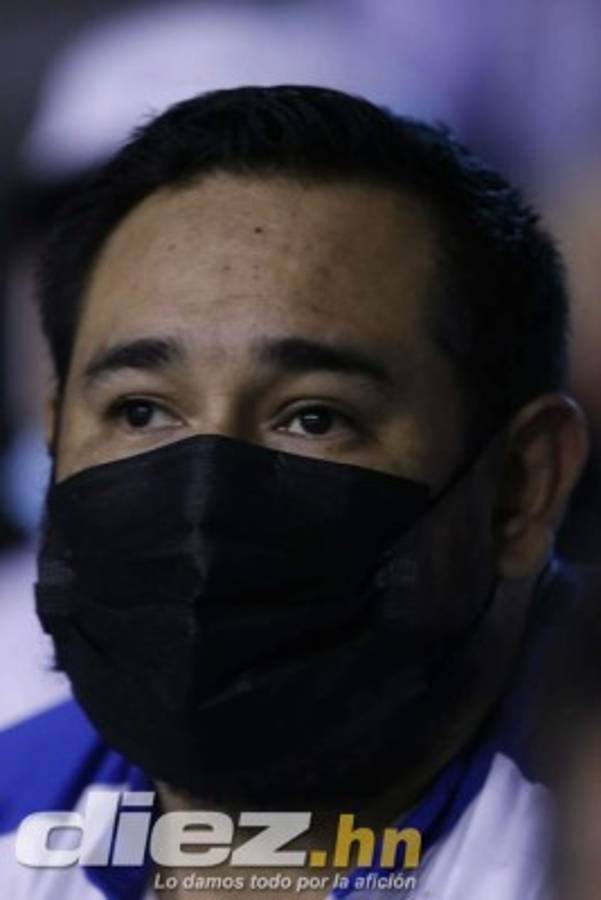 No se vio en TV: Gritos e insultos a Coito, Arriaga entre lágrimas y dolorosas imágenes de la afición