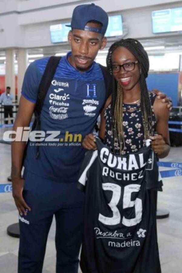 Día de 'selfies' y de la familia Róchez: así fue la salida de la Selección de Honduras