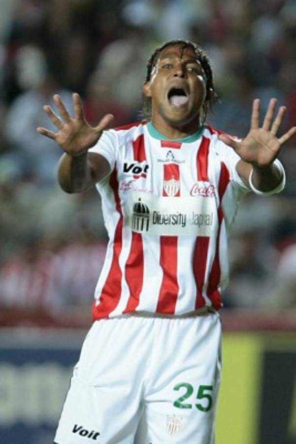 La trayectoria de Carlos Pavón en imágenes