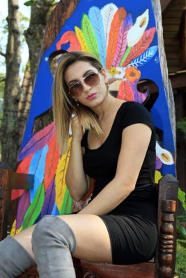 Ella es Roxana Kafati, la bella pareja de jugador del Juticalpa FC