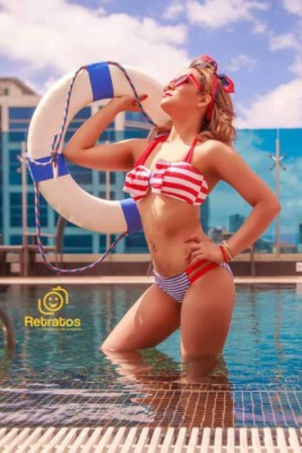 Las espectaculares fotos en bikini de la guapa periodista Issis Argueta