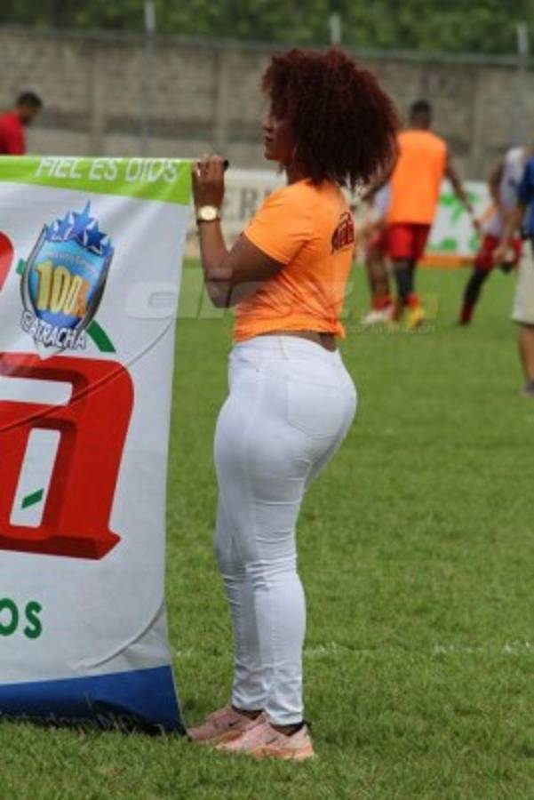 El emotivo festejo de Pedro Troglio, Firulais en la cancha y la fiesta blanca en Tocoa