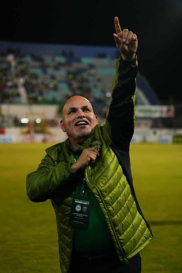 ¡Fiesta centenaria! Marathón se viste de gala y rinde homenajes a leyendas; Pachuca tuvo un detalle especial