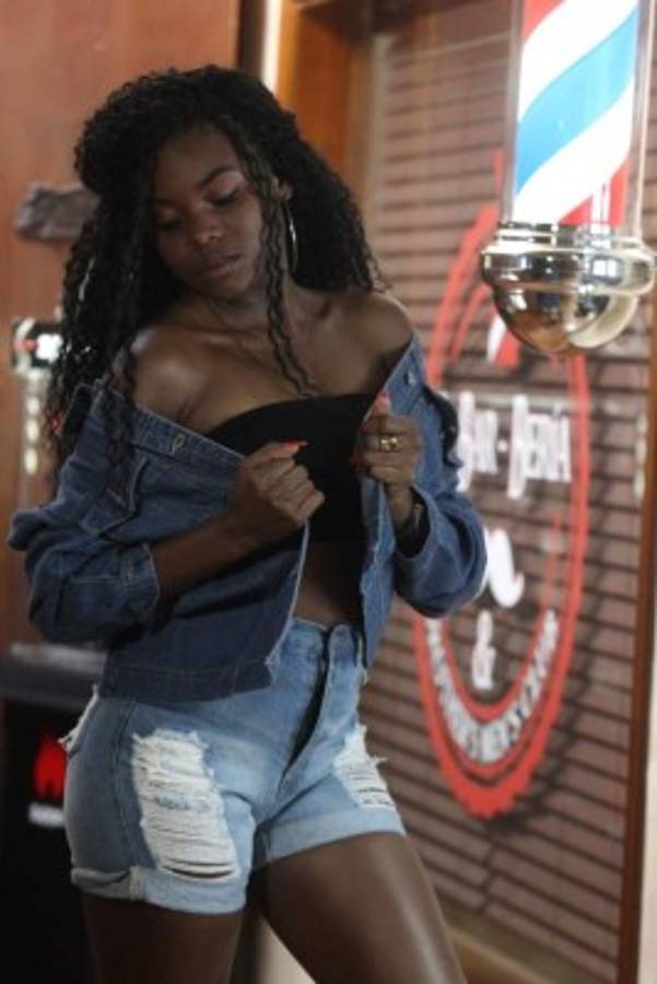 ¡LINDURA! Conocé a Lehiry, la modelo que es hermana del futbolista del Juticalpa Elmer Güity